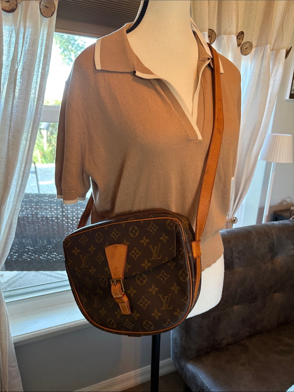 Authentic LOUIS VUITTON  monogram Jeune Fille crossbody/shoulder bag